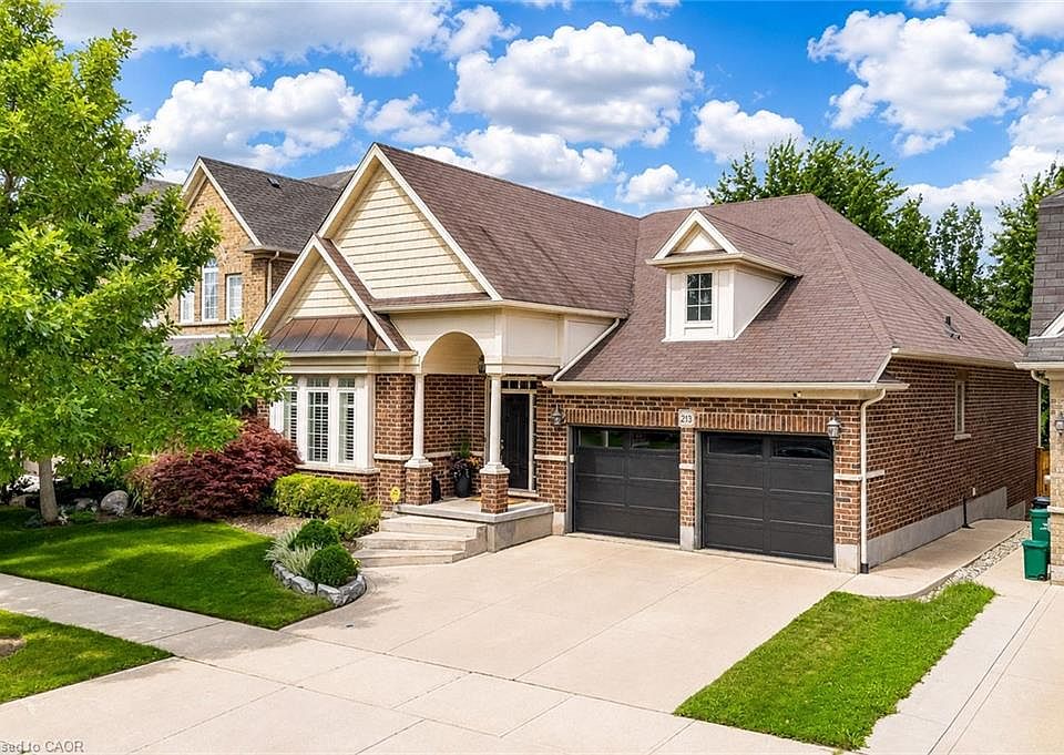 1st image of 213 Edgewater Cres