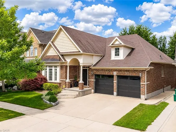 213 Edgewater Cres, Kitchener, ON N2A 4M2