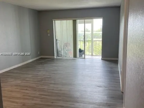 950 Hillcrest Dr APT 506, Hollywood, FL 33021
