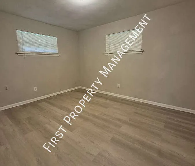 1020 Mission Ave — Photo 15