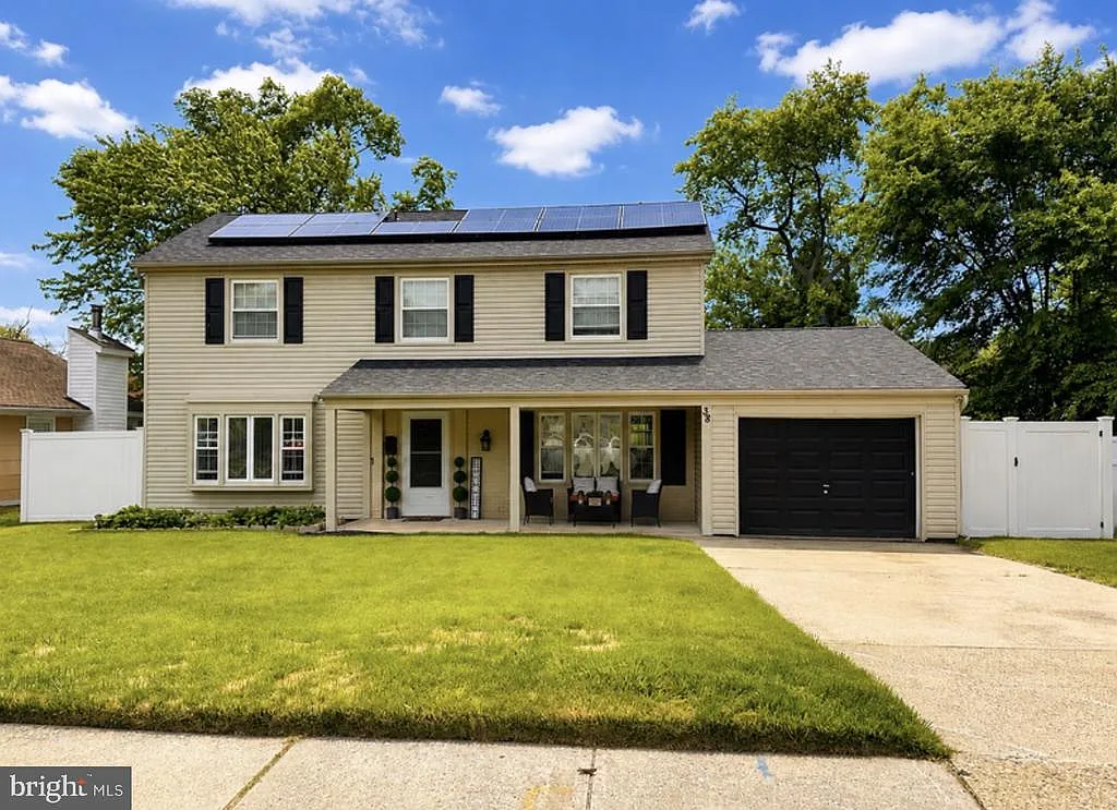 3 bed, 2.5 bath, 1727 sqft, $3,200 — Photo 3