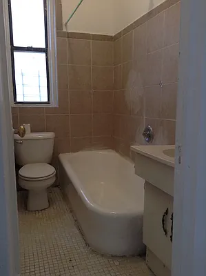 Rented by PMG Real Estate  | media 16