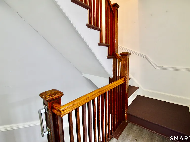 407 East Ave — Photo 7