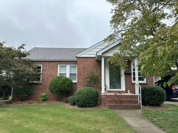 1103 W Cheffield Dr, Fairfield, IL 62837