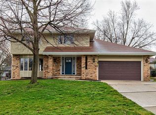 1709 NW 101st St, Clive, IA 50325