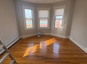 16 Webster Ave