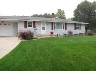 613 E Hazel St, Albion, IN 46701