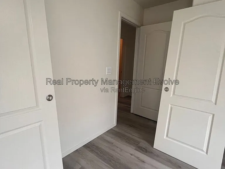 9503 N 82nd Ln — Photo 24