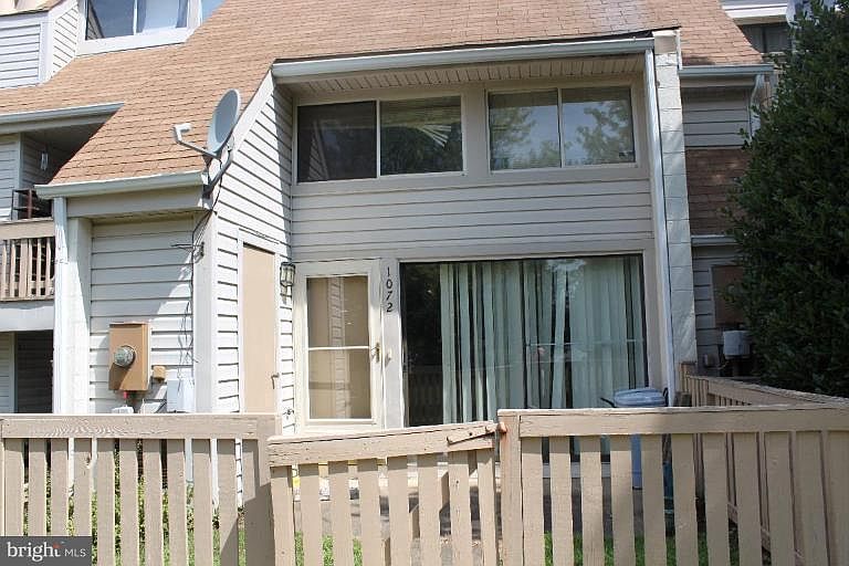 2nd image of 1072 Norwood Ct