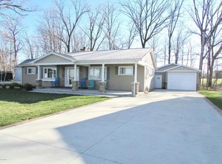 743 Lake Dr, Coldwater, MI 49036