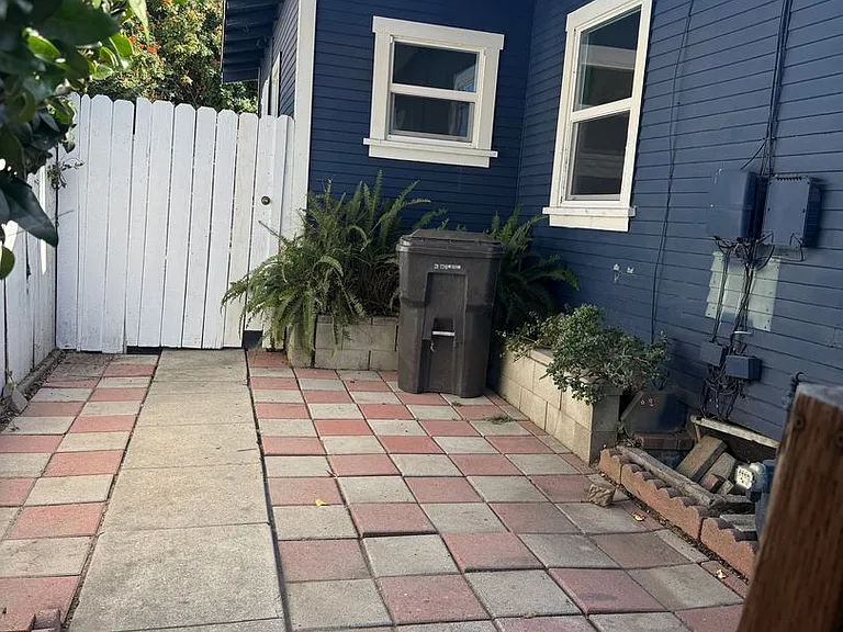 792 Newport 3516 #18 — Photo 20