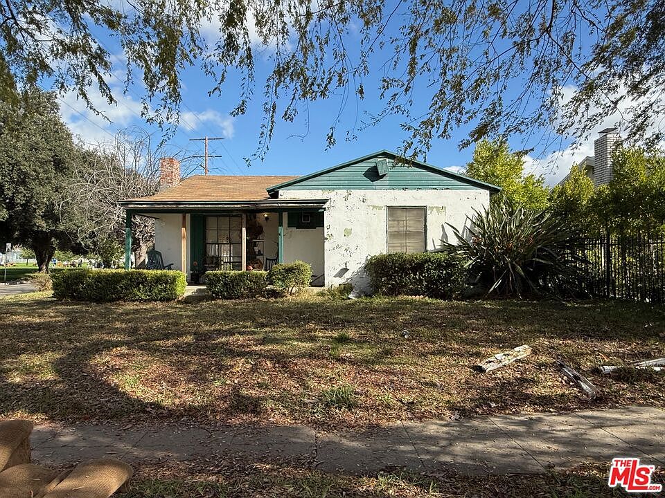 1st image of 4856 Tyrone Ave