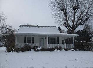 1303 Castlewood Ave SW, North Canton, OH