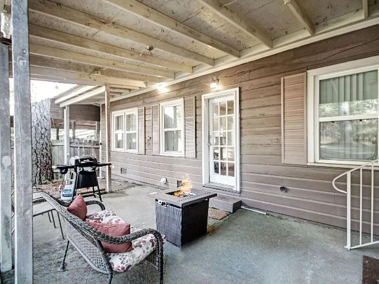 1124 Martingale Rd — Photo 19