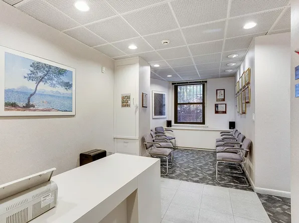 115 E 61st St #1C, New York, NY 10065