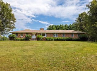 626 Frog Pond Rd, Staunton, VA 24401