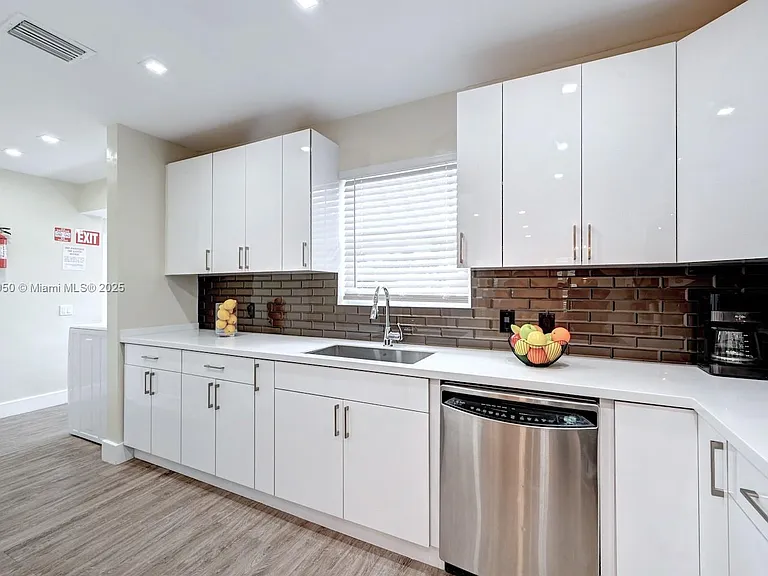 801 Harrison St — Photo 35