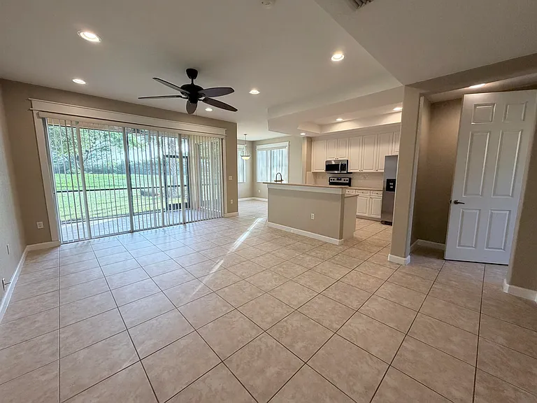 7911 NW 128th Ln #11-C — Photo 15