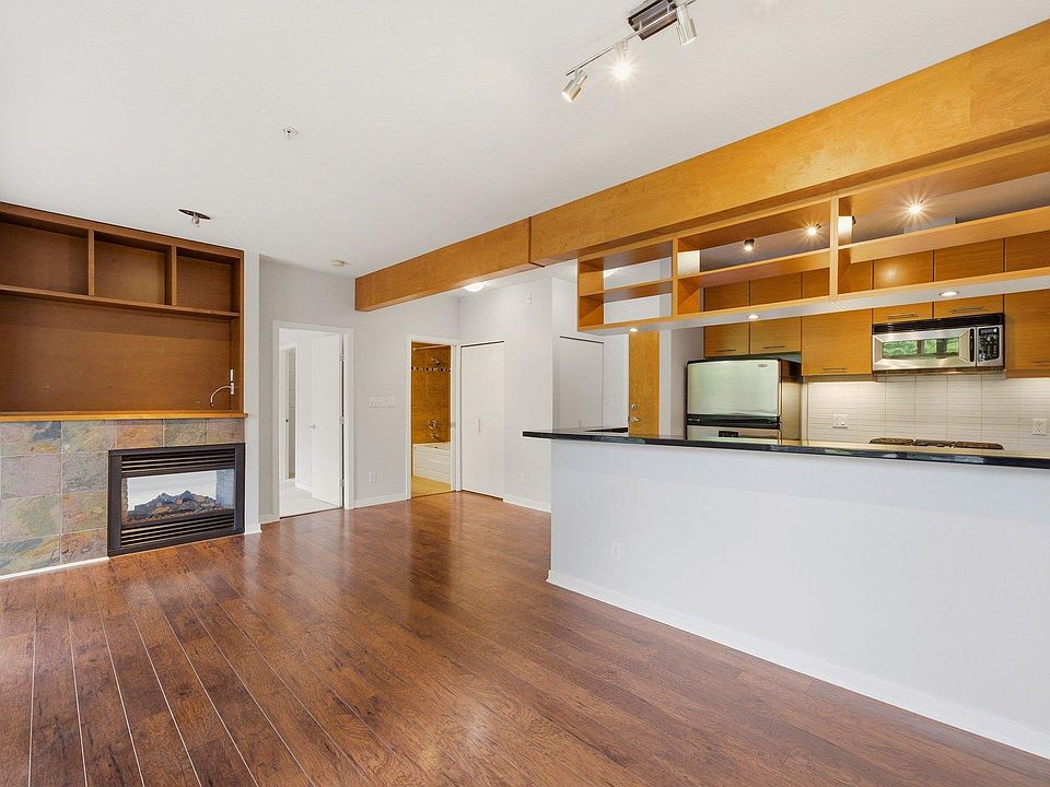 1st image of 560 Raven Woods Dr #318