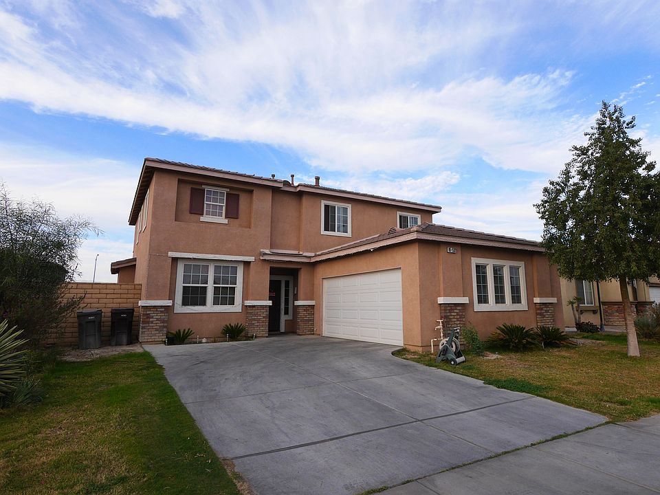 1st image of 85532 Avenida Maria