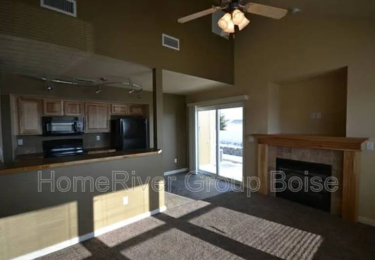 9219 W Brogan Dr — Photo 4