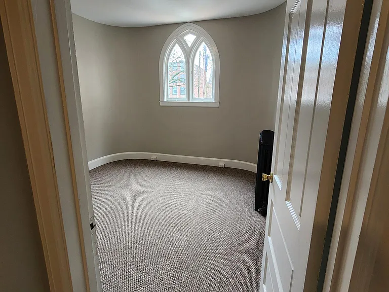 228 W Chestnut St — Photo 7