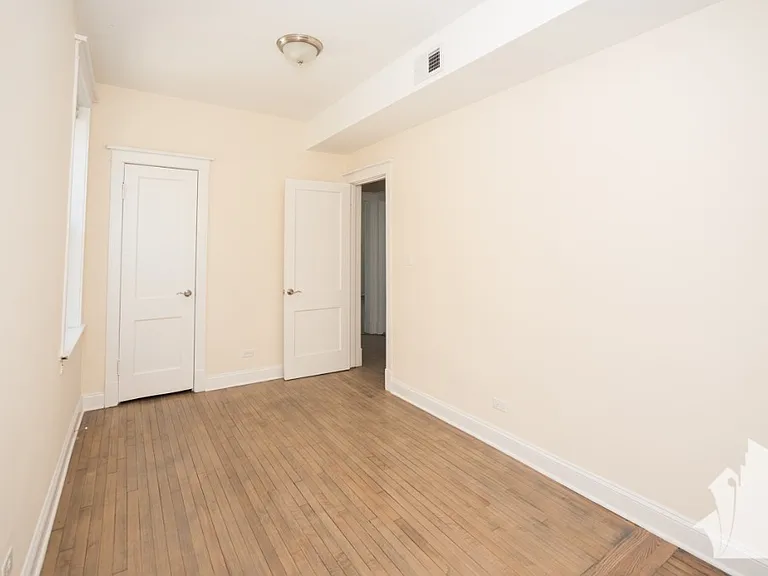 2229-2231 W Wilson Ave #3R — Photo 7