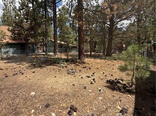 569 Victoria Ave Lot 17, Sugarloaf, CA 92386