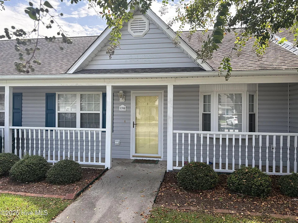 1702 Courtyard E #1702