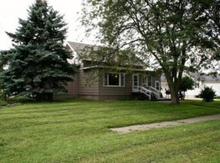 612 E Washington St, Elk Point, SD 57025