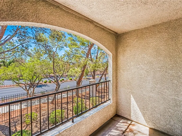 950 Seven Hills Dr #524 — Photo 34