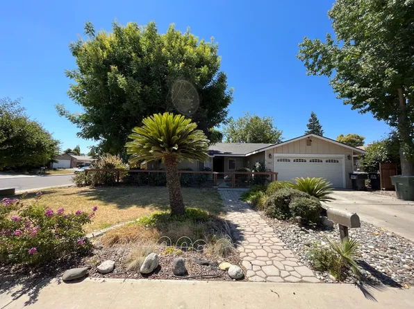 4907 W Howard Ave, Visalia, CA 93277