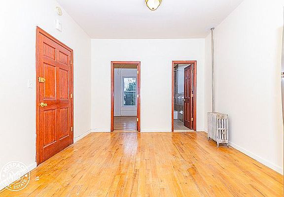 4th image of 465 Willoughby Ave Floor 2