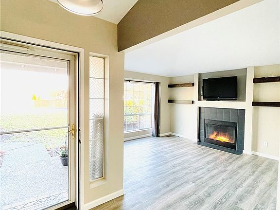 5th image of 21401 38th Avenue Ct E