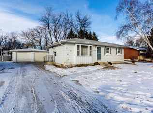 714 S 21st St, Grand Forks, ND 58201