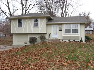 11034 Greenwood Rd, Kansas City, MO 64134