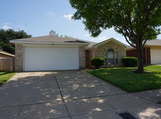 2425 Kelton St, Fort Worth, TX 76133