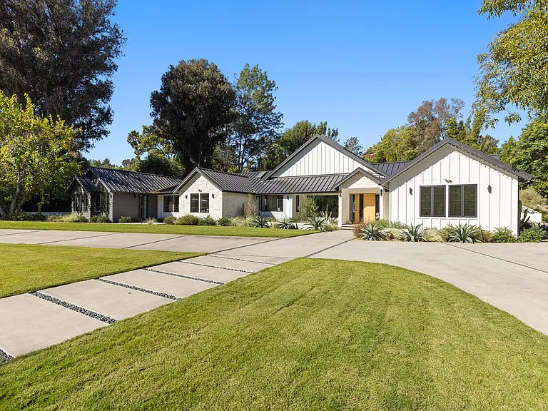 4874 Sun Valley Rd — Photo 4