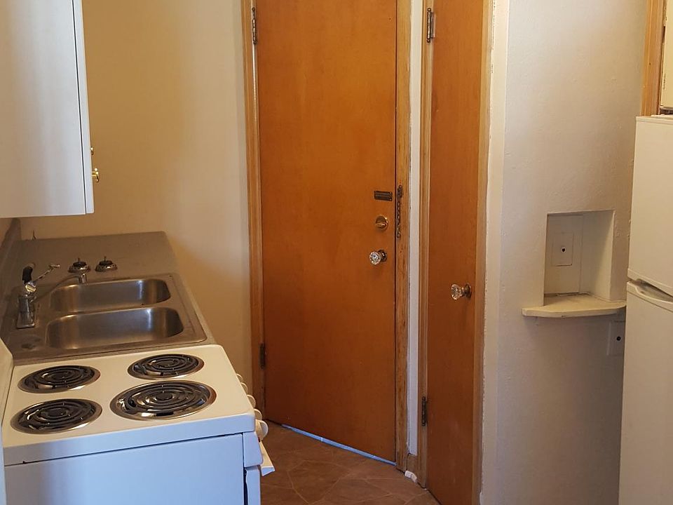 2nd image of 323 W Hayes St #1