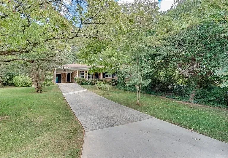 3839 Redbud Ct SE — Photo 2