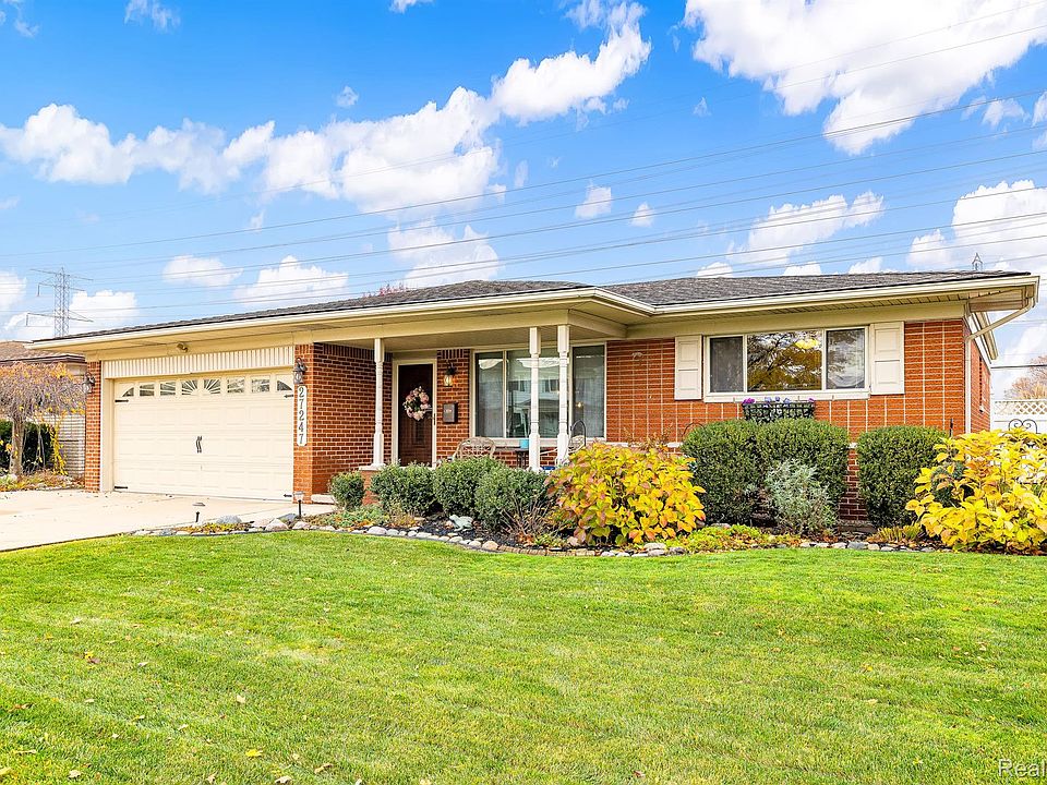 1st image of 27247 Newport Dr
