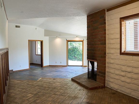 4th image of 397 Loftyhill Dr