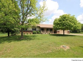 1157 Geary Rd, Cantrall, IL 62625