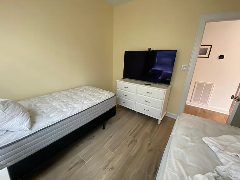 111 Lynbrook Ave — Photo 20