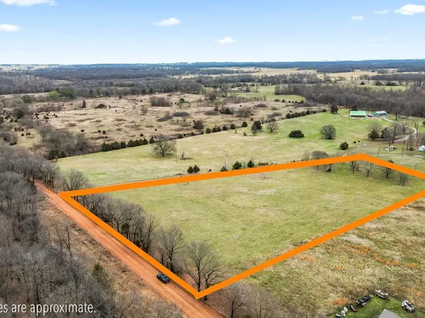 10912 Jaybird Rd, Gravette, AR 72736