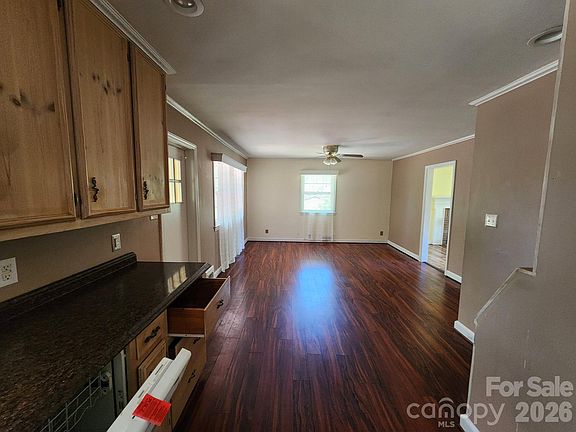 5th image of 120 Woodland Rd