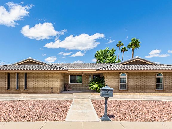 3rd image of 8260 W Leyva Ln
