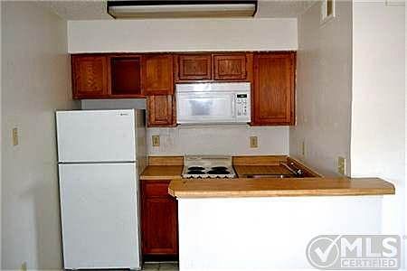 2nd image of 9835 Walnut St #302