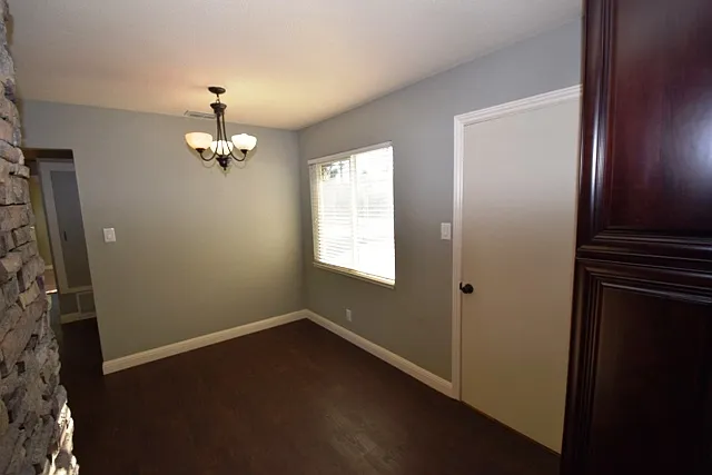 1141 Avon Way — Photo 3