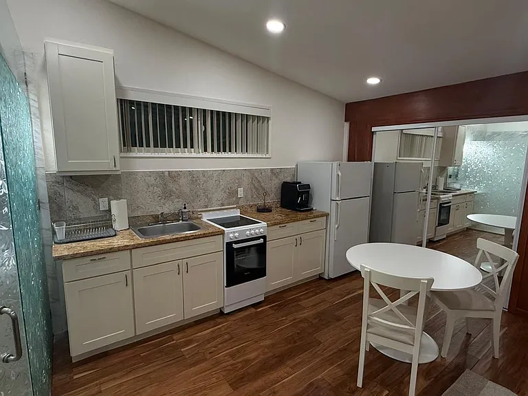 399 Old Mill Pond Rd #4 — Photo 3